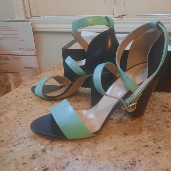 Womans Heeled Sandals - Picture 3 of 6